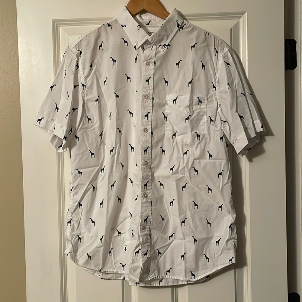Short sleeve button-down collar, casual shirt